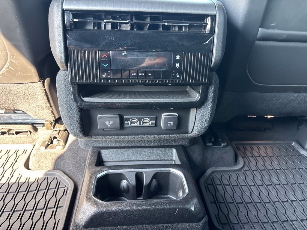 Used 2024 Jeep Wagoneer Series II w/ Convenience Group I AWD/4WD image 29
