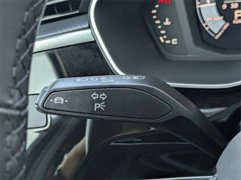 Used 2024 Audi Q3 2.0T Premium image 31