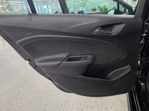 Used 2018 Chevrolet Cruze Premier FWD image 37