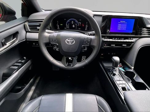 Used 2026 Toyota Camry SE w/ Convenience Package FWD image 6