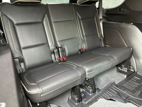 Used 2021 GMC Yukon SLT w/ SLT Luxury Plus Package image 5