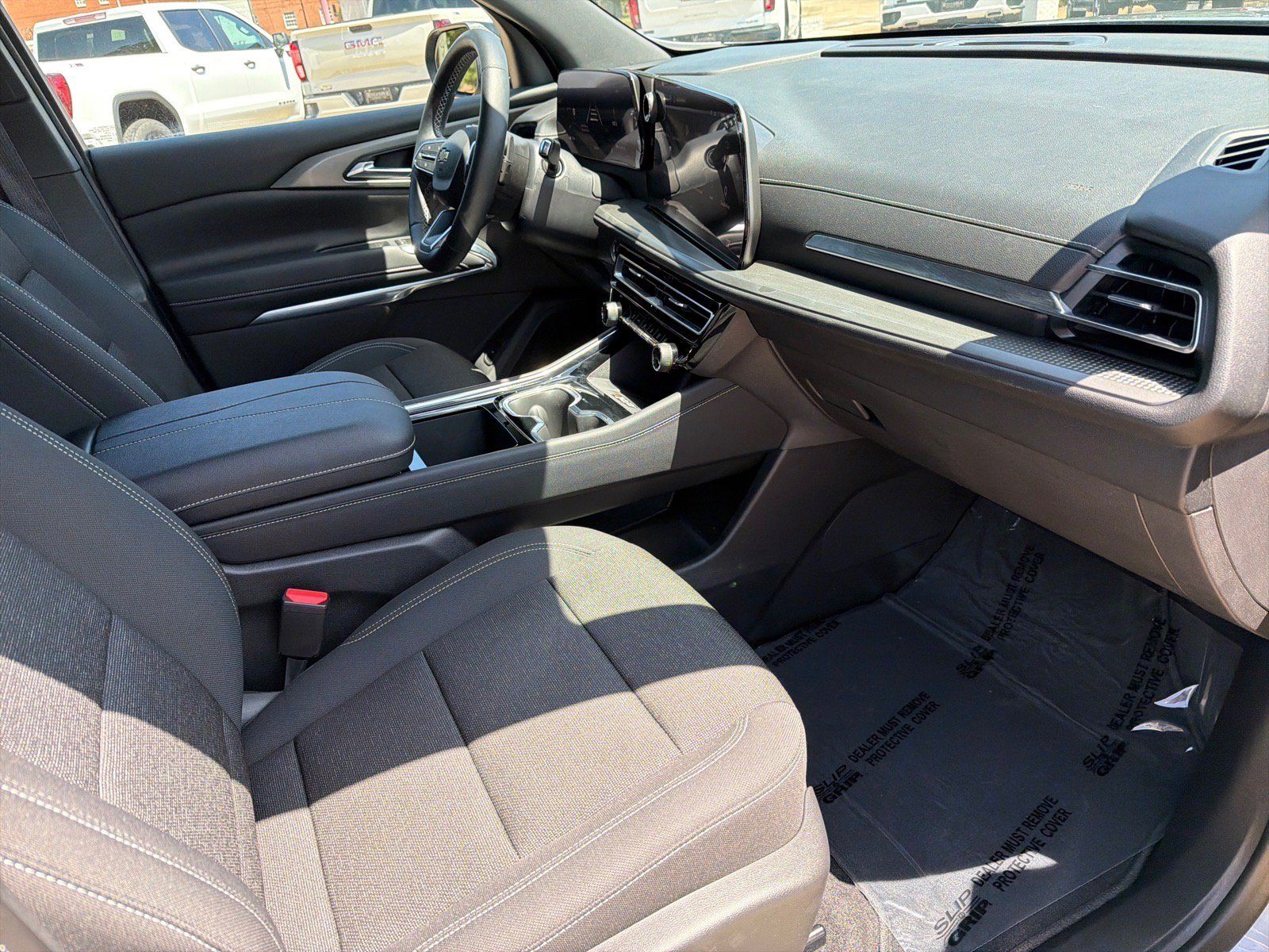 Used 2026 Chevrolet Traverse LT FWD image 13