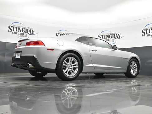 Used 2015 Chevrolet Camaro LT RWD image 32