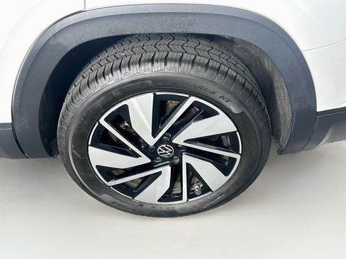Used 2025 Volkswagen Atlas SE FWD image 11