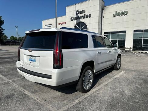 Used 2019 Cadillac Escalade ESV Platinum AWD/4WD image 3