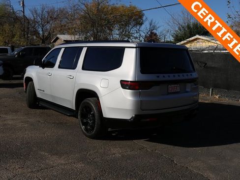 Used 2024 Jeep Wagoneer L Series II w/ Convenience Group I image 3