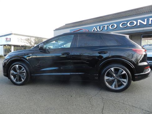 Used 2024 Audi Q4 e-tron Premium Plus w/ Premium Plus image 3