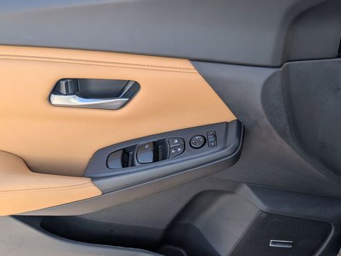 New 2025 Nissan Sentra SV w/ SV Premium Package FWD image 17
