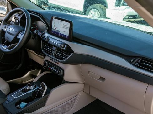 Used 2020 Ford Escape SEL image 11