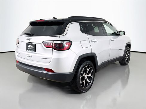 Used 2024 Jeep Compass Limited AWD/4WD image 13