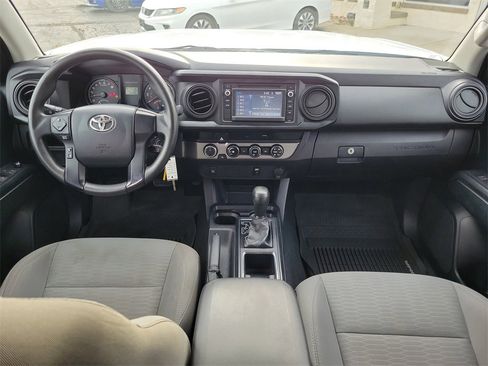 Used 2017 Toyota Tacoma SR image 12
