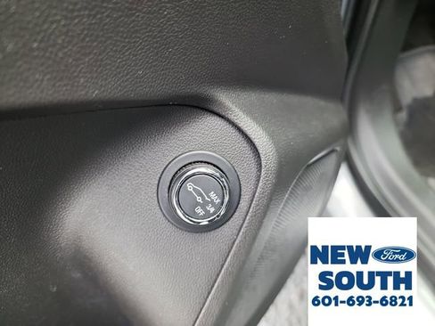 Used 2024 Chevrolet TrailBlazer LT w/ Convenience Package image 11