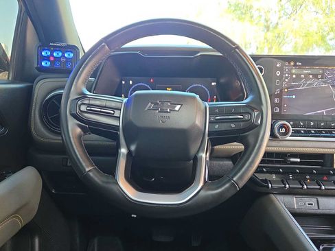 Used 2026 Chevrolet Colorado ZR2 w/ Technology Package AWD/4WD image 19