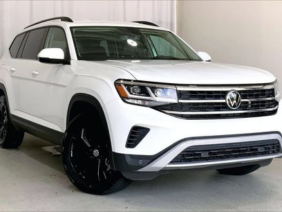 Used 2022 Volkswagen Atlas SE w/ Black Wheel Package