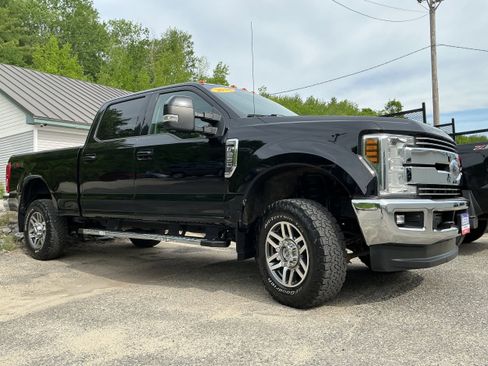 Used 2018 Ford F250 Lariat w/ Lariat Value Package AWD/4WD image 8