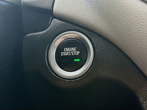 Used 2022 Chevrolet Equinox LS image 27