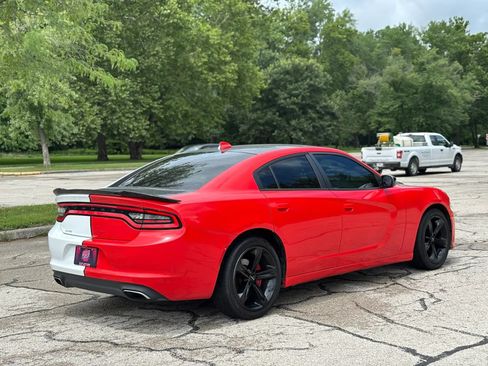 Used 2015 Dodge Charger SXT RWD image 5
