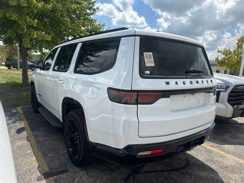 Used 2024 Jeep Wagoneer Series II AWD/4WD image 6