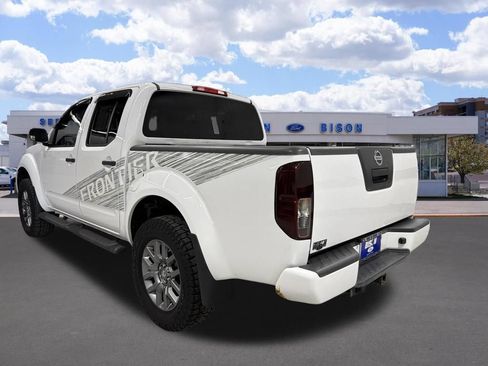 Used 2012 Nissan Frontier SV w/ Sport Appearance Pkg AWD/4WD image 5