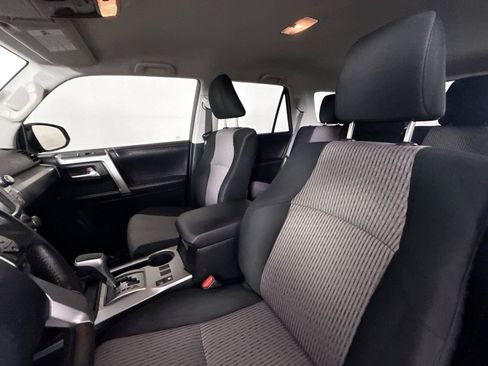 Used 2017 Toyota 4Runner SR5 AWD/4WD image 3