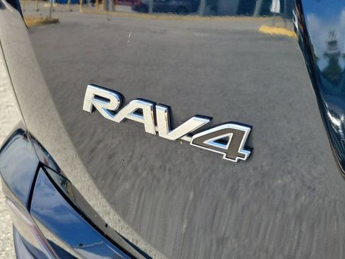 Used 2017 Toyota RAV4 Platinum image 9