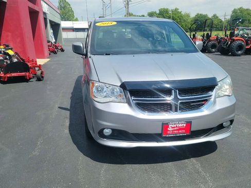 Used 2018 Dodge Grand Caravan SXT FWD image 6