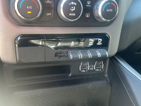 Used 2022 RAM 1500 Big Horn AWD/4WD image 19