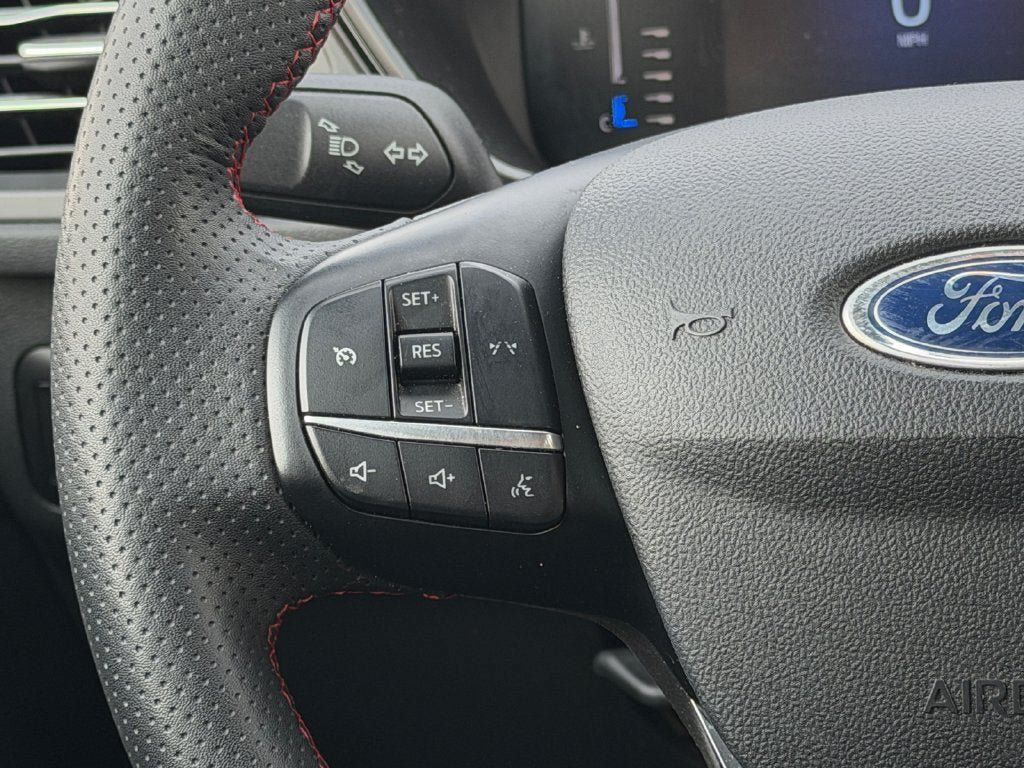 Used 2023 Ford Escape ST-Line FWD image 16
