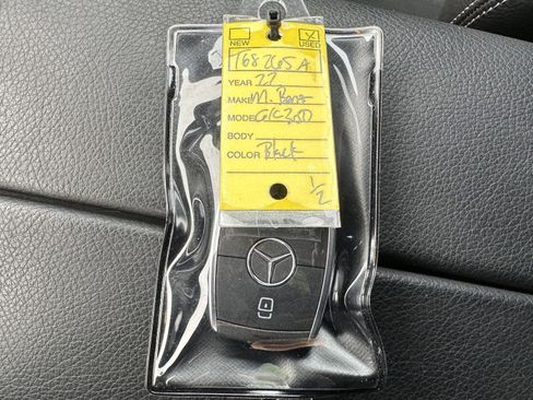 Used 2022 Mercedes-Benz GLC 300 4MATIC image 35