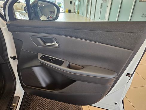 New 2026 Nissan Leaf SV+ w/ Illuminated Package FWD image 22