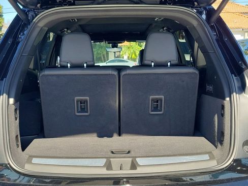 Used 2025 Cadillac XT6 Sport w/ Technology Package image 27