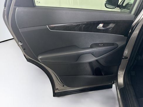 Used 2016 Kia Sorento EX image 24