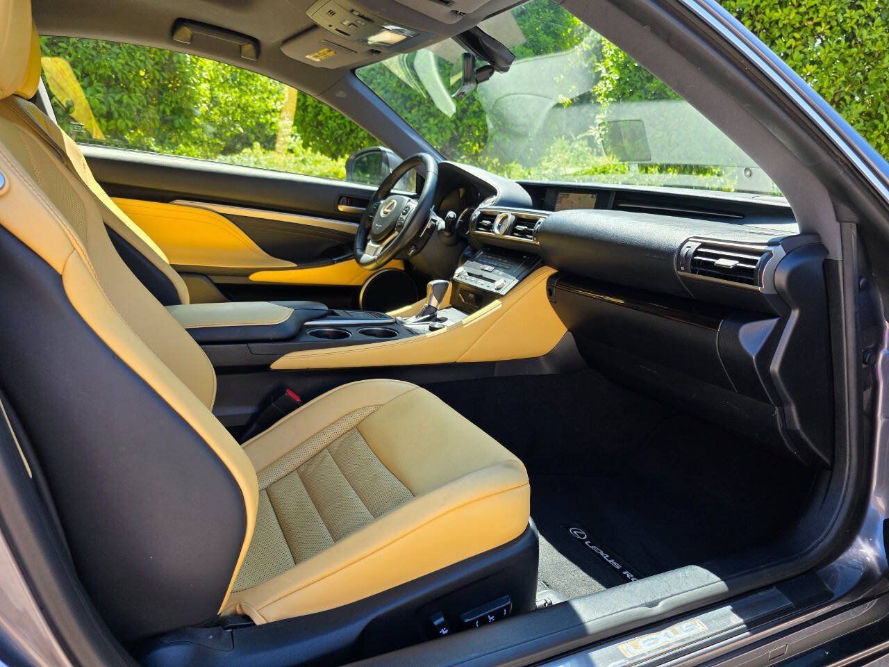 Used 2015 Lexus RC 350 w/ Luxury Package RWD image 33