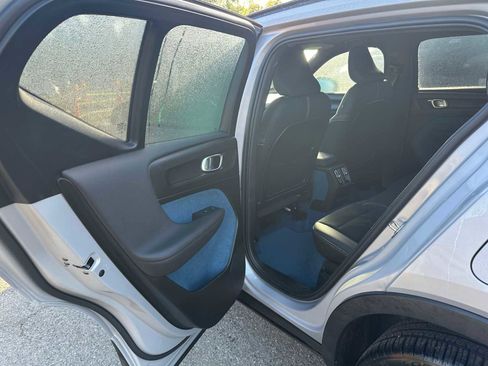 Certified 2023 Volvo XC40 Recharge Ultimate image 15