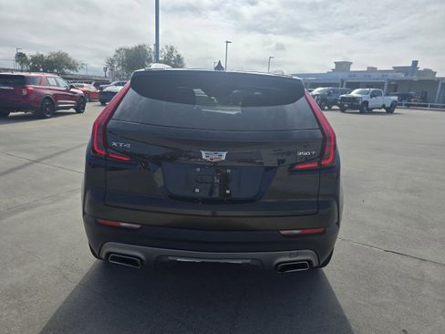 Used 2023 Cadillac XT4 Premium Luxury image 4