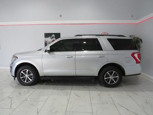 Used 2018 Ford Expedition XLT image 5