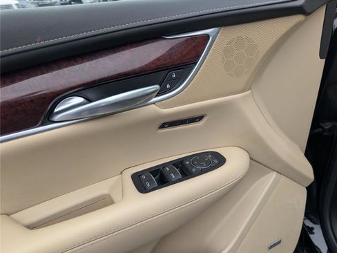 Used 2018 Cadillac XT5 Premium Luxury FWD image 20