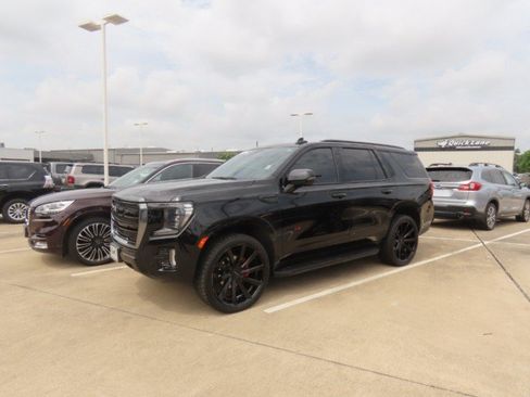 Used 2023 GMC Yukon AT4 w/ LPO, Floor Liner Package AWD/4WD image 2