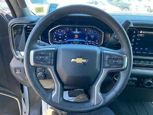 Used 2025 Chevrolet Silverado 1500 LT w/ Leather Package AWD/4WD image 6