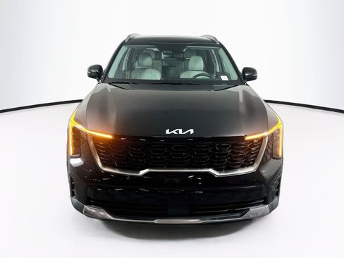 Used 2024 Kia Sorento S w/ Panoramic Sunroof Package FWD image 2