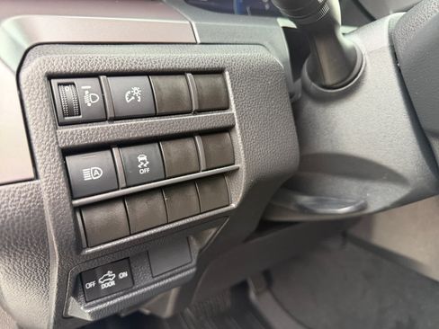 Used 2025 Toyota Tacoma TRD Off-Road AWD/4WD image 25
