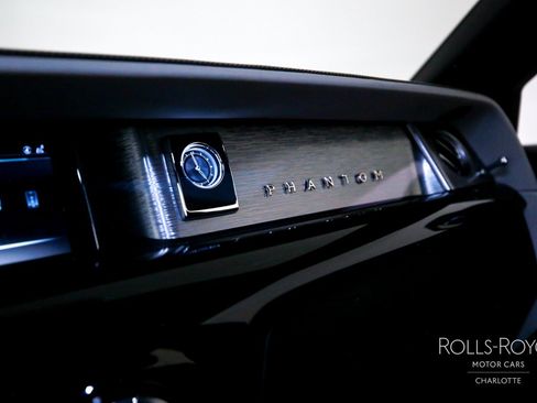 Used 2020 Rolls-Royce Phantom Sedan RWD image 37