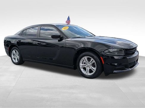 Used 2022 Dodge Charger SXT w/ Leather Interior Group RWD image 2