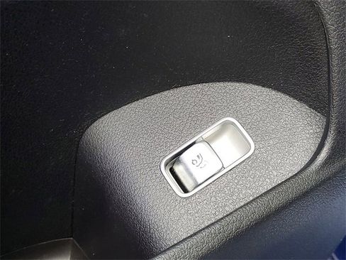 Used 2020 Mercedes-Benz GLE 350 4MATIC image 21