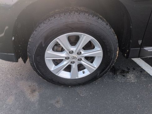 Used 2011 Toyota Highlander SE w/ Tow Pkg FWD image 28