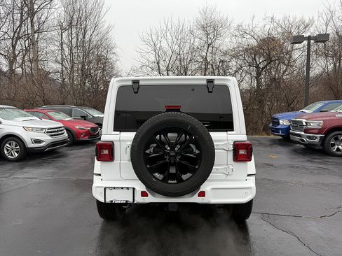 Certified 2022 Jeep Wrangler Unlimited Sahara image 5