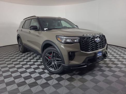 New 2026 Ford Explorer ST-Line w/ ST-Line Street Pack AWD/4WD image 1