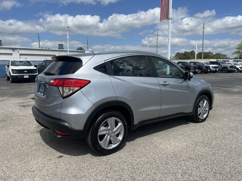 Used 2019 Honda HR-V EX image 2
