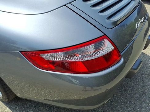 Used 2005 Porsche 911 Carrera RWD image 8
