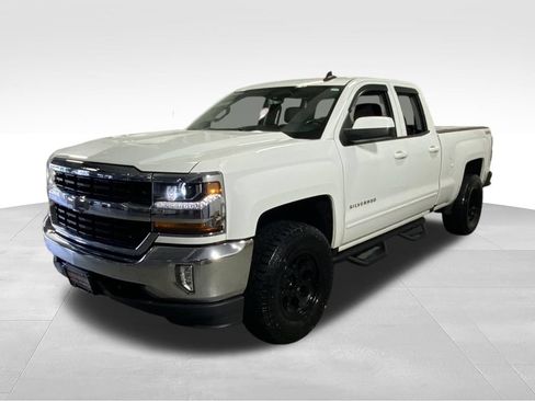Used 2018 Chevrolet Silverado 1500 LT w/ All Star Edition AWD/4WD image 4